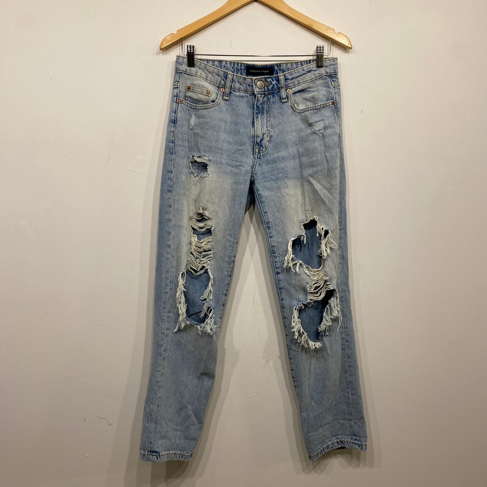 Aeropostale Boyfriend Jeans Light Wash Distressed Ripped Denim Womens 2 Reg